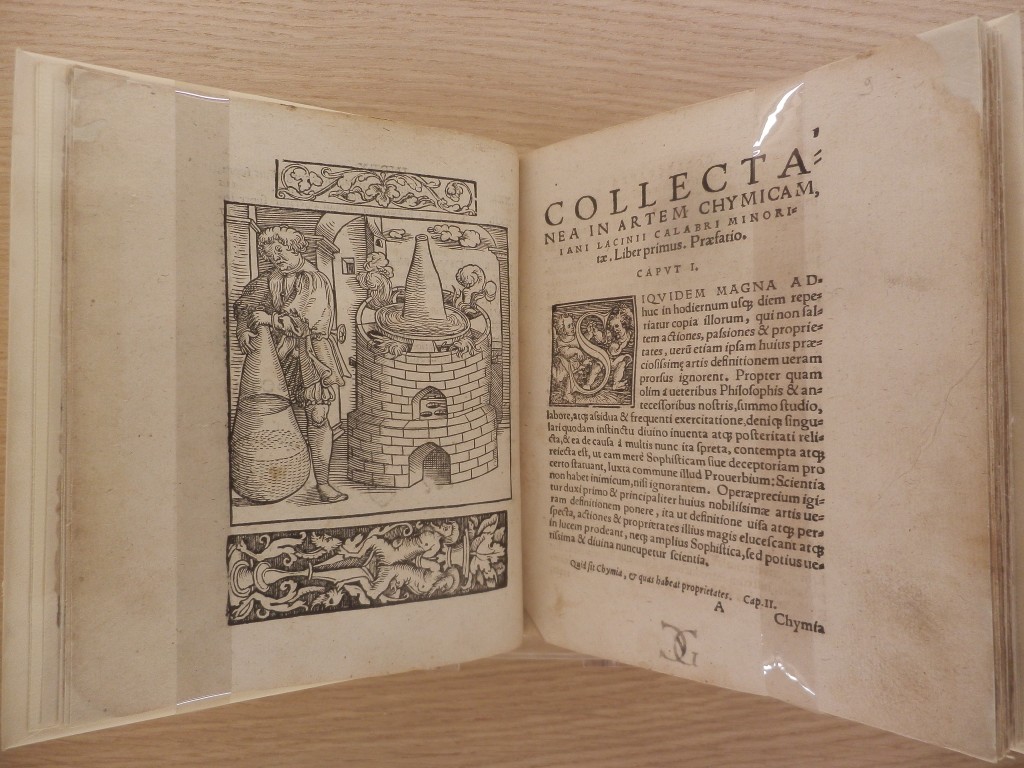 "Praeciosa ac nobilissima artis chymiae collectanea" (Norimberga 1554) di Giano Lacinio. Al centro il forno alchemico, Atanor. 