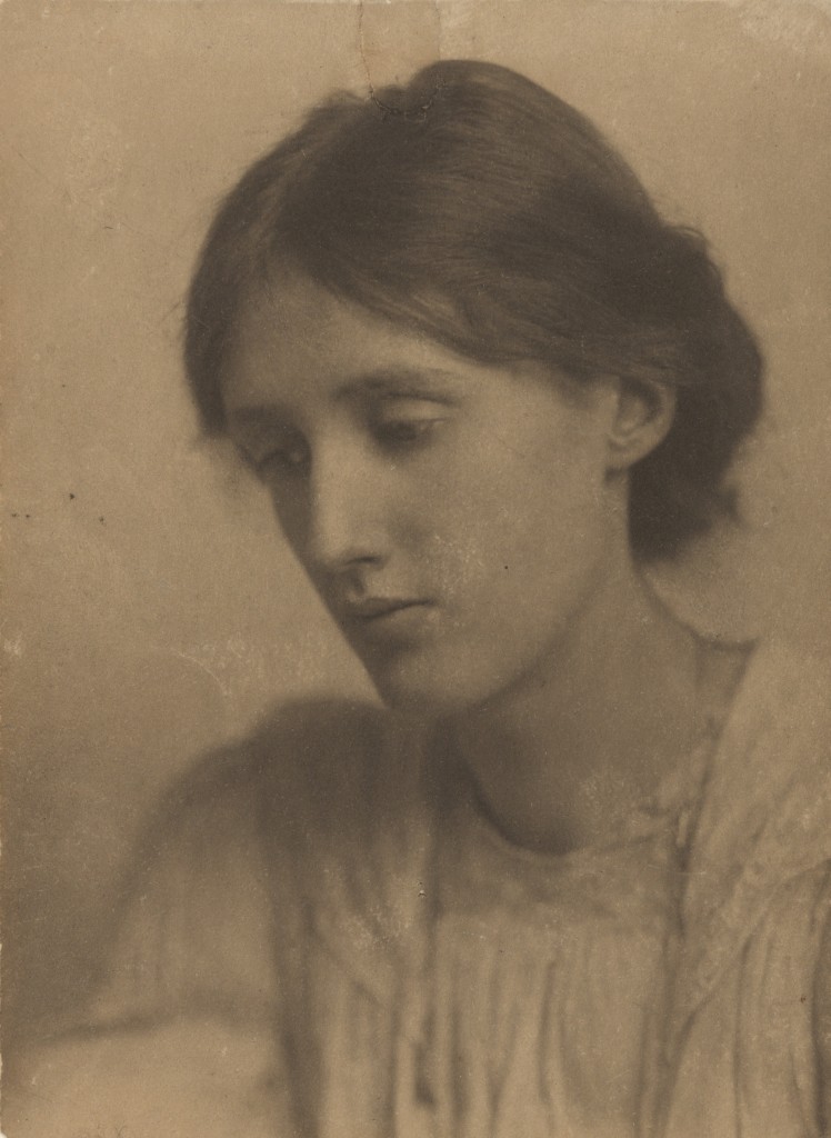 Gorge Charles Bereford, Virginia Woolf, 1902, stampa istantanea vintage. National Portrait Gallery, London.  copyright National Portrait Gallery London